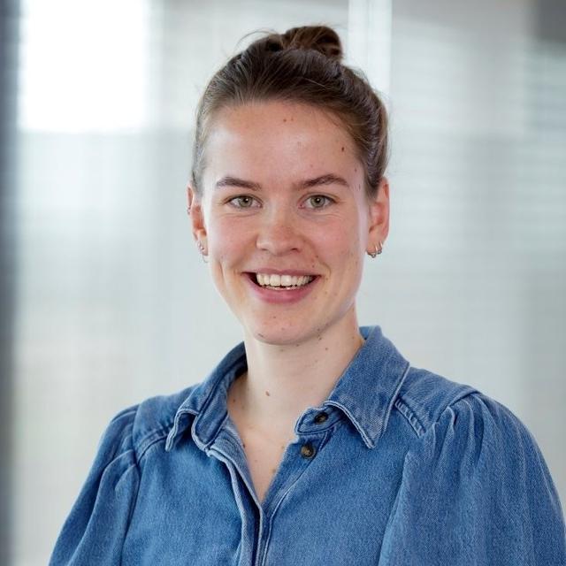 Pasfoto Daphne Broer